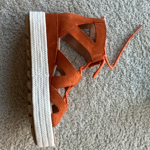 New Sorel Gladiator Sandals - Picture 6 of 8